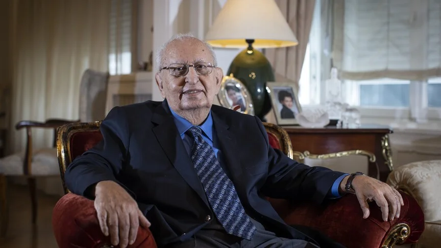 Hüsamettin Cindoruk Hayatını Kaybetti